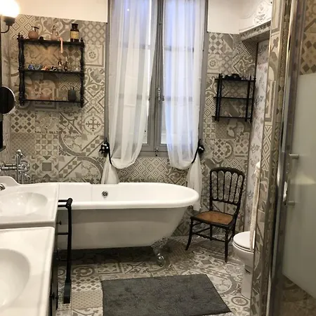 Le Grand Echiquier Guest house *