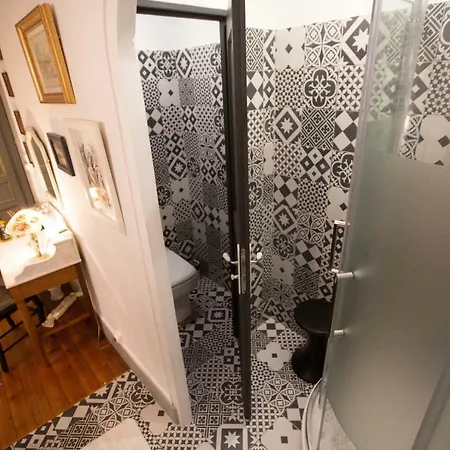 Le Grand Echiquier Guest house